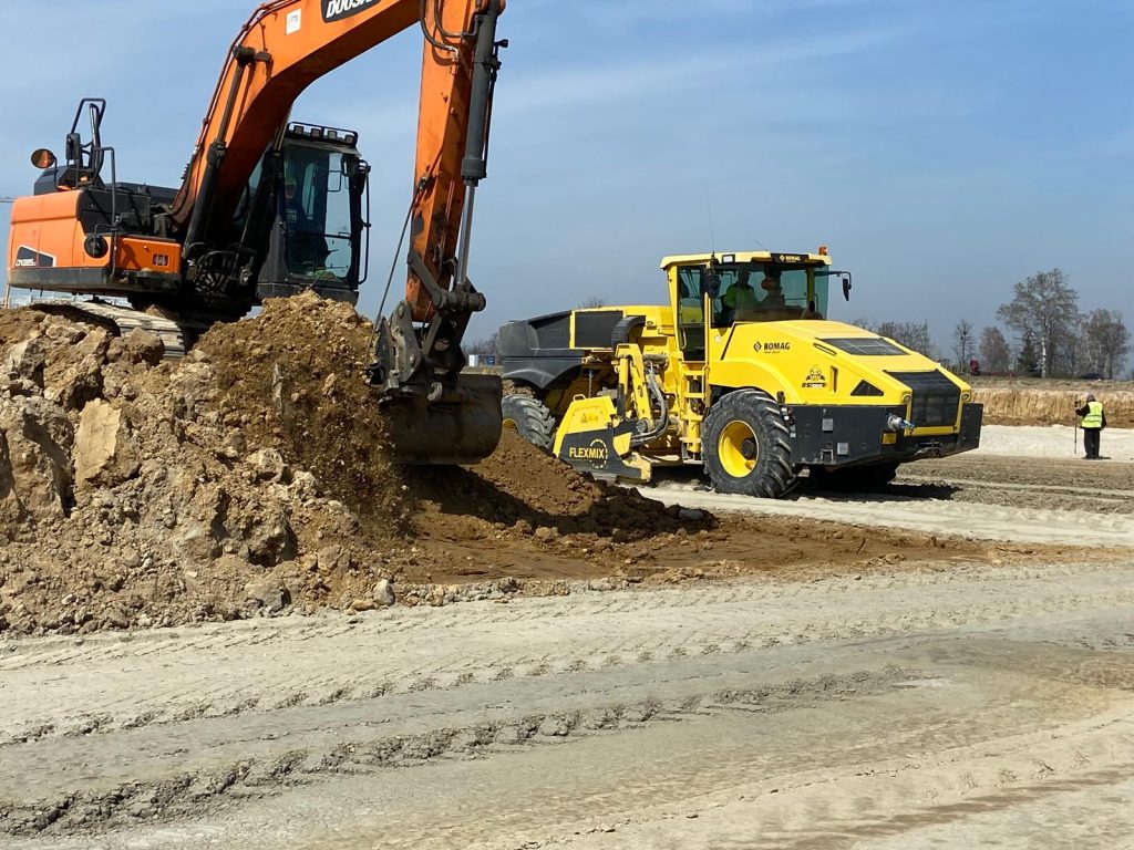 526cb253-6420-410f-90c7-6b1d32003a1a-1